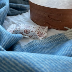 [SALE] Recycled Wool Knee Blanket in Herringbone (Sky Blue)