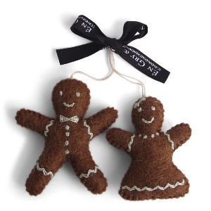 19. Felted Gingerbread Cookie Couple