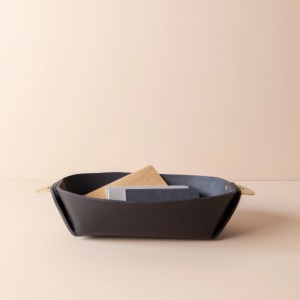 [판매 종료] Leather Basket with Brass Handle (BLACK)