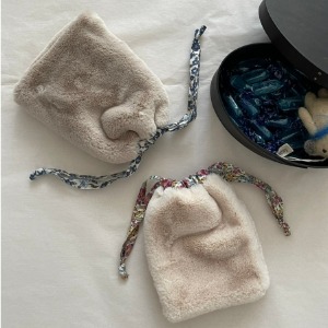 BLOMMA FUR POUCH (SMALL)