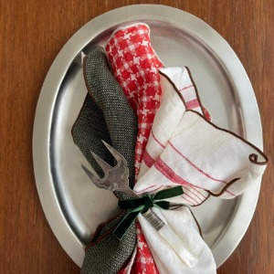 Christmas Edition Edged Linen Kitchen Cloths (3 Types)
